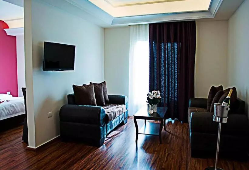 سوئیت با تخت بزرگ, Al Murjan Palace Hotel Jounieh