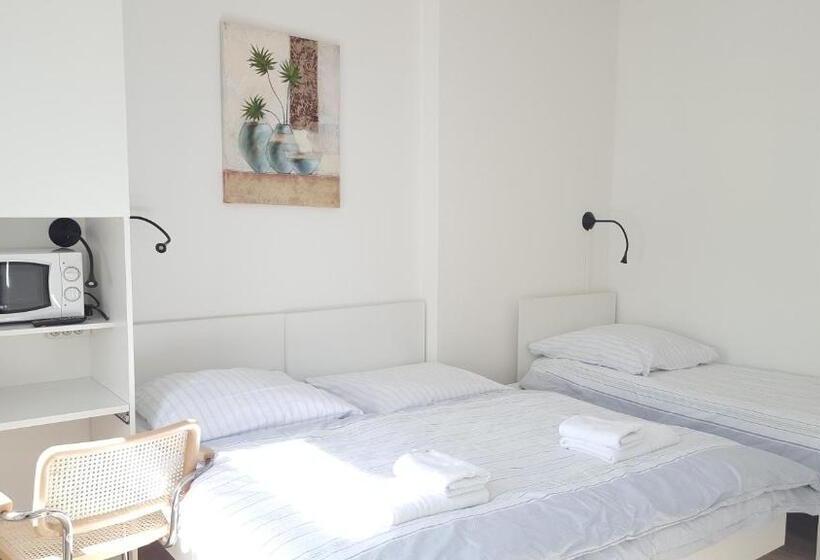 استودیوی استاندارد, Aparthotel B & L