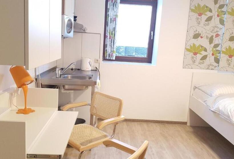 اتاق استاندارد, Aparthotel B & L