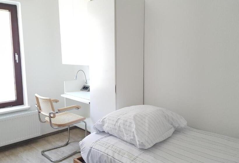 اتاق استاندارد یک نفره, Aparthotel B & L