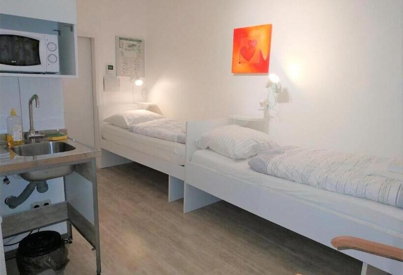 اتاق لوکس, Aparthotel B & L