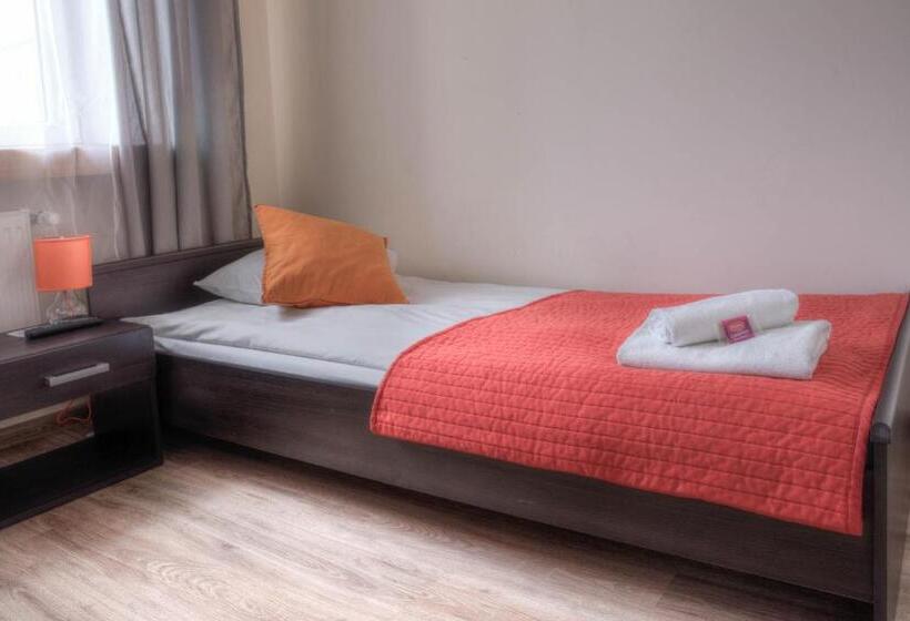 اتاق استاندارد سه نفره, Bedrooms Piotrkowska 64