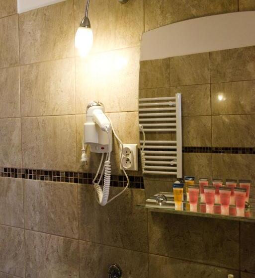 اتاق کلاسیک خانوادگی, Bedrooms Piotrkowska 64