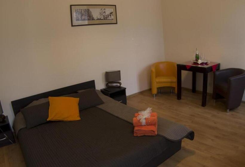 استودیوی استاندارد, Bedrooms Piotrkowska 64