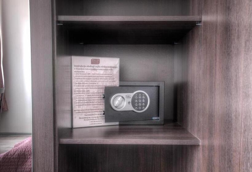 استودیوی استاندارد, Bedrooms Piotrkowska 64