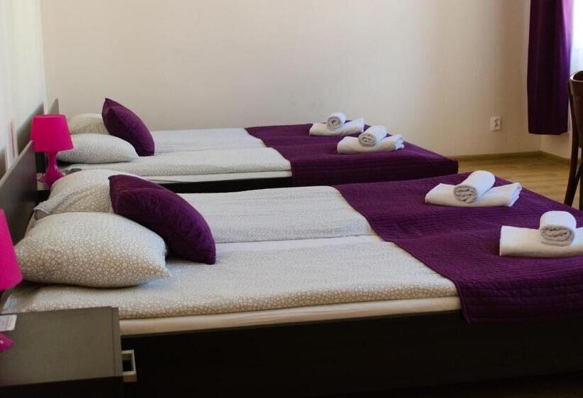 Семейный Номер, Bedrooms Piotrkowska 64