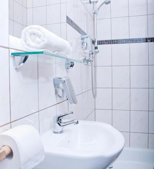 اتاق استاندارد سه نفره, Bedrooms Piotrkowska 64