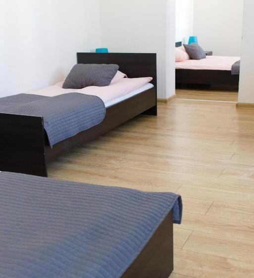 اتاق کلاسیک خانوادگی, Bedrooms Piotrkowska 64