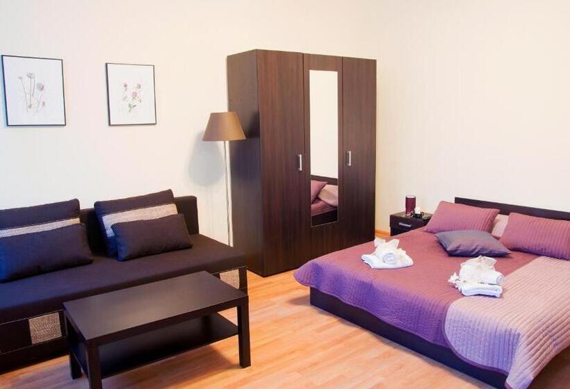 اتاق کلاسیک خانوادگی, Bedrooms Piotrkowska 64