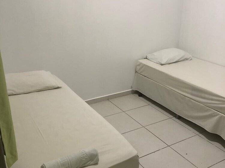 デラックスルーム, 44