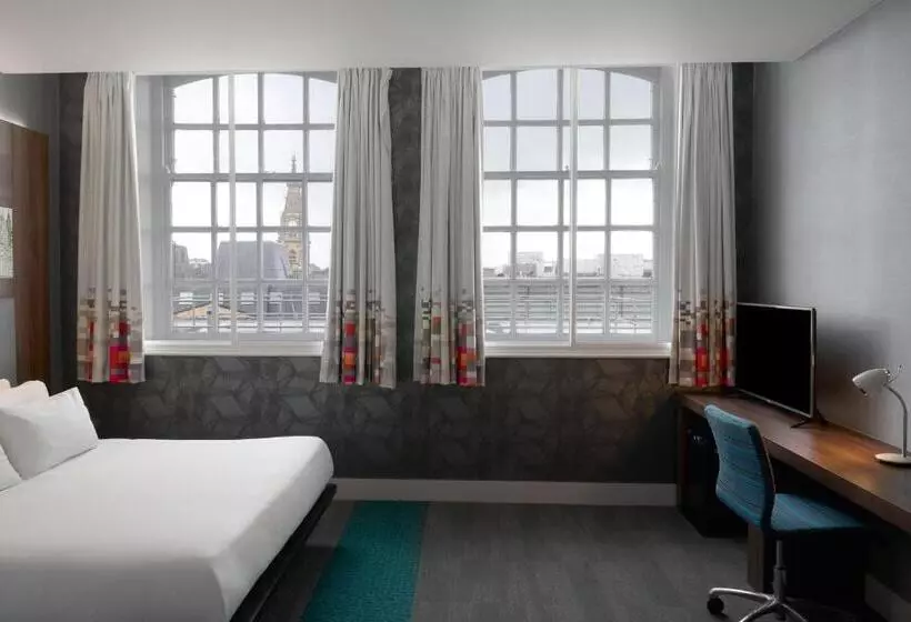 キングサイズベッドのスタンダードルーム, Aloft Liverpool