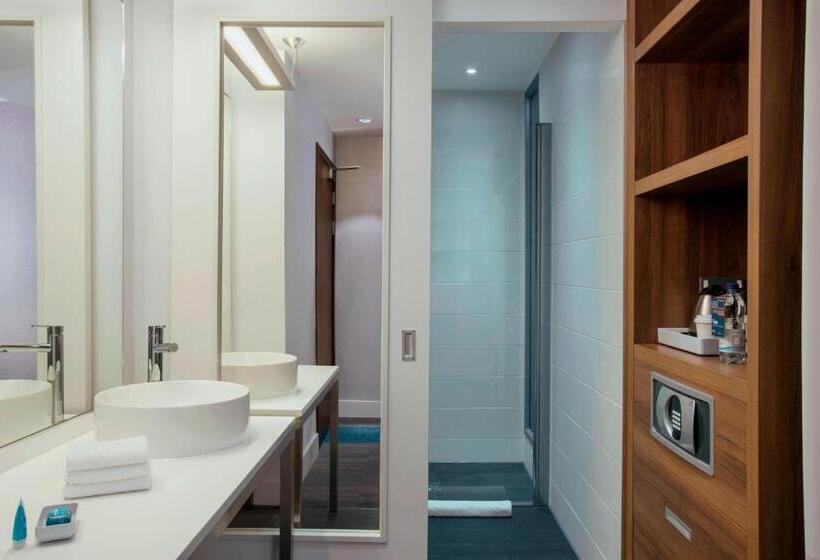 Номер Стандарт, Aloft Liverpool