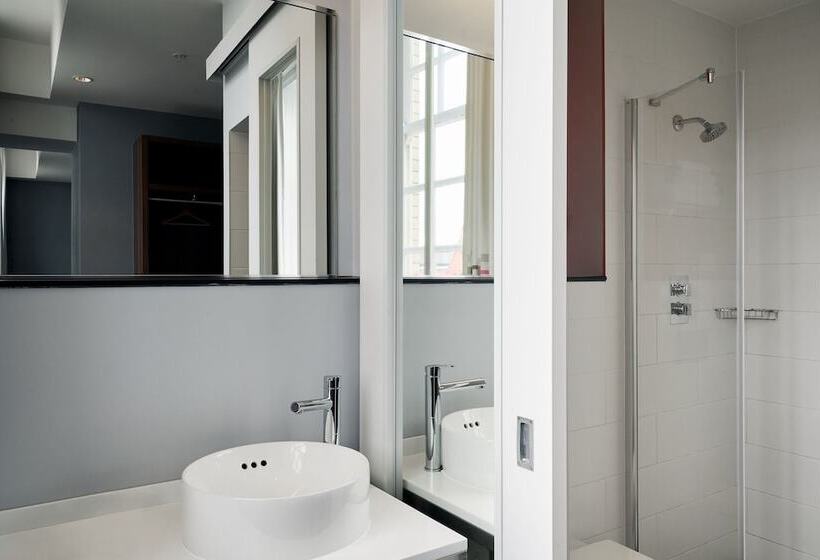 غرفة قياسية, Aloft Liverpool