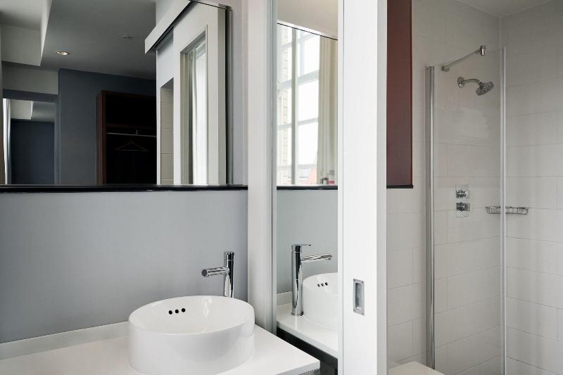 غرفة قياسية, Aloft Liverpool