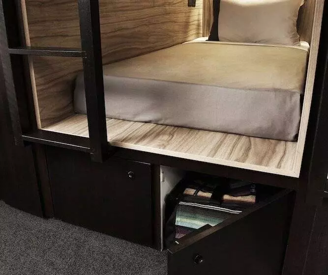 تختخواب در اتاق مشترک, The Pod At Beach Road Boutique Capsule