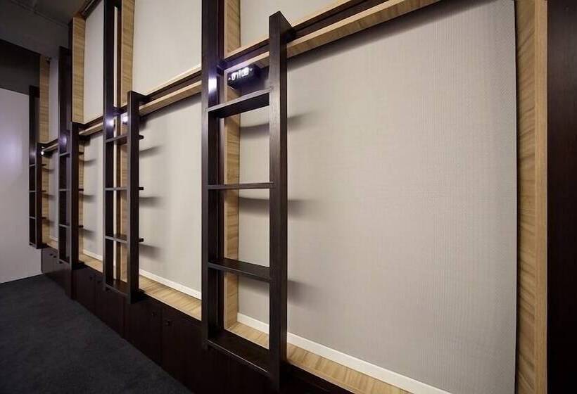 تختخواب در اتاق مشترک, The Pod At Beach Road Boutique Capsule