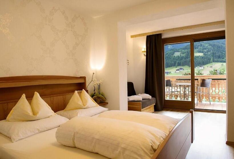 Quarto Estandar com Sacada, Der Paternwirt