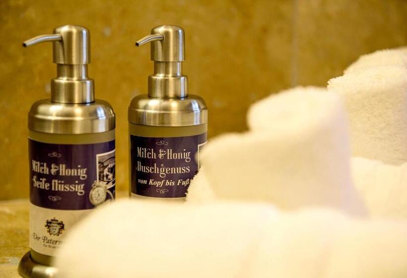 חדר בסיסי, Der Paternwirt