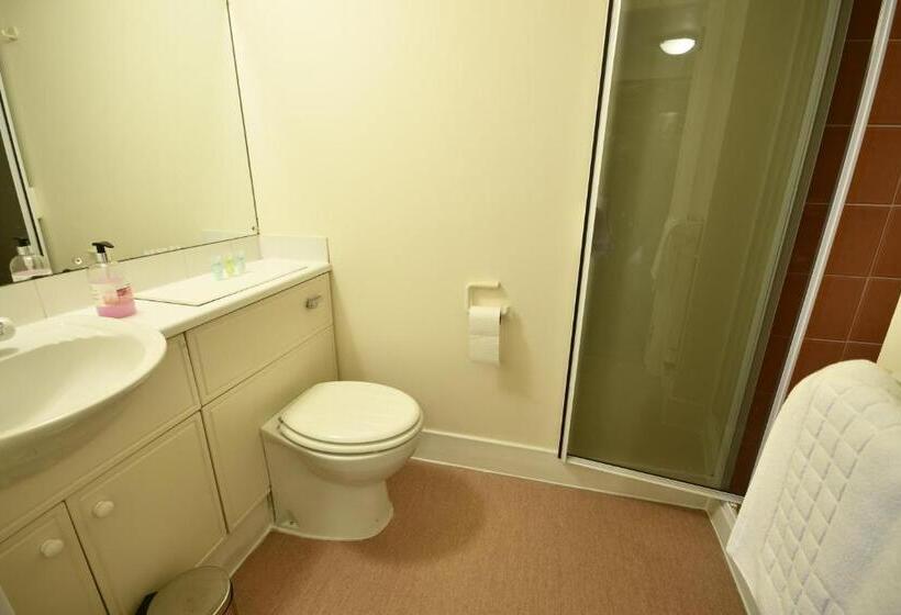 غرفة قياسية, Douglas Arms