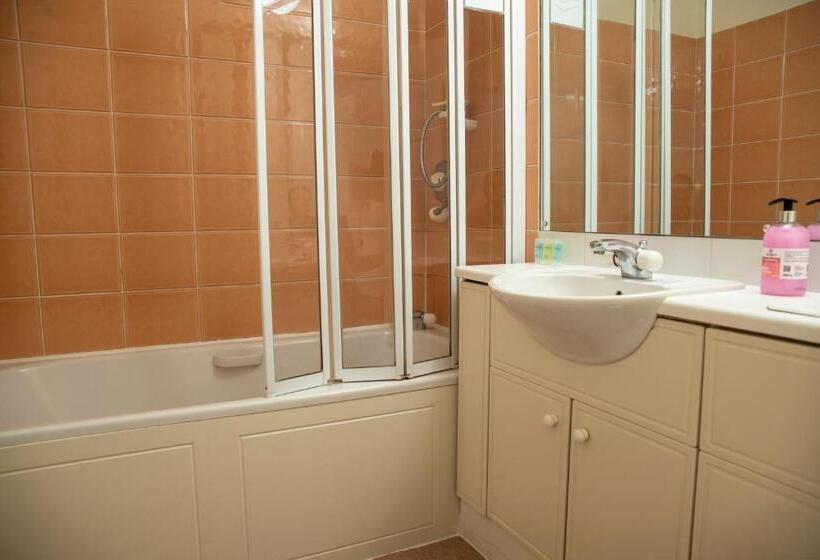 غرفة قياسية سرير كينج, Douglas Arms