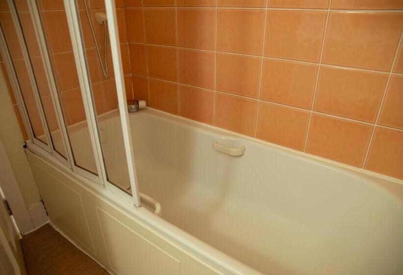 غرفة قياسية سرير كينج, Douglas Arms