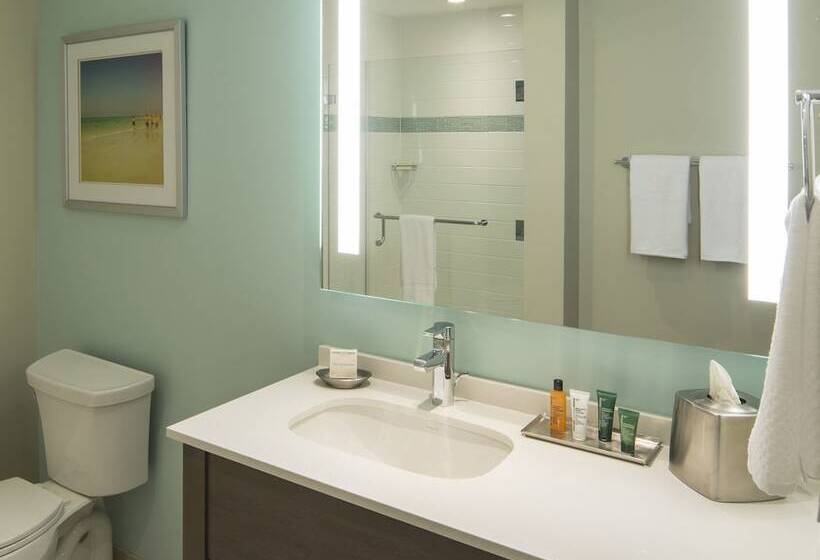 3 Bedroom Suite, Hilton Grand Vacations Club Ocean 22 Myrtle Beach