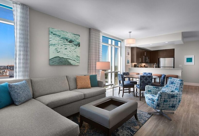3 Bedroom Suite, Hilton Grand Vacations Club Ocean 22 Myrtle Beach