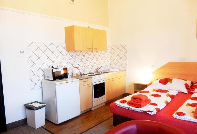 标准工作室, Obecní Dům