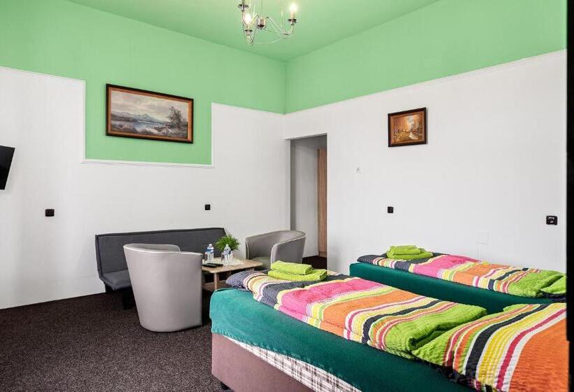 Четырехместный Номер Стандарт, Obecní Dům