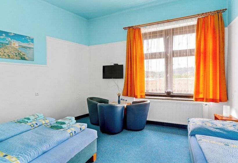 Quarto Triplo Estandar, Obecní Dům