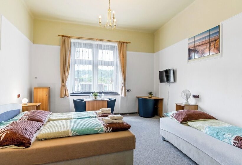 Номер Стандарт Трехместный, Obecní Dům