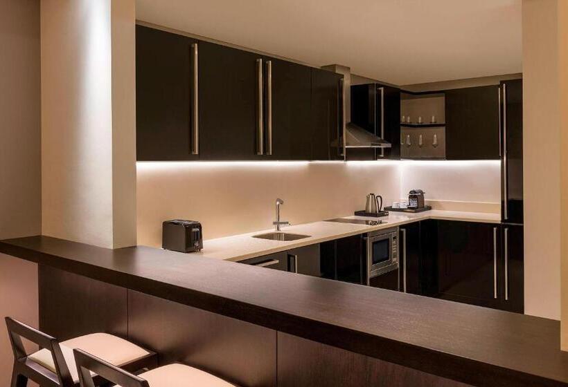 2 Bedroom Apartment with Views, Sheraton Grand Hotel, Dubai