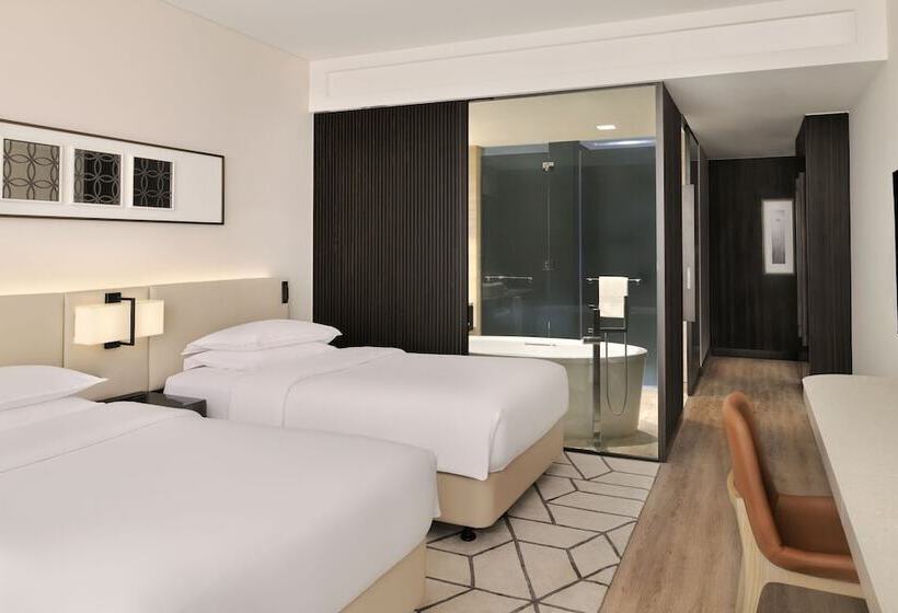 Номер Клуб, Sheraton Grand Hotel, Dubai