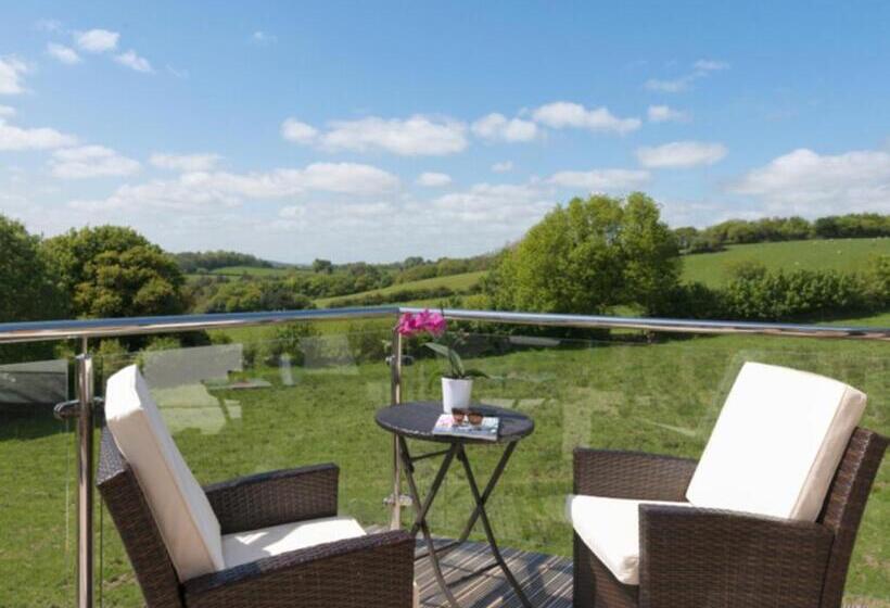 غرفة ديلوكس, The Horn Of Plenty