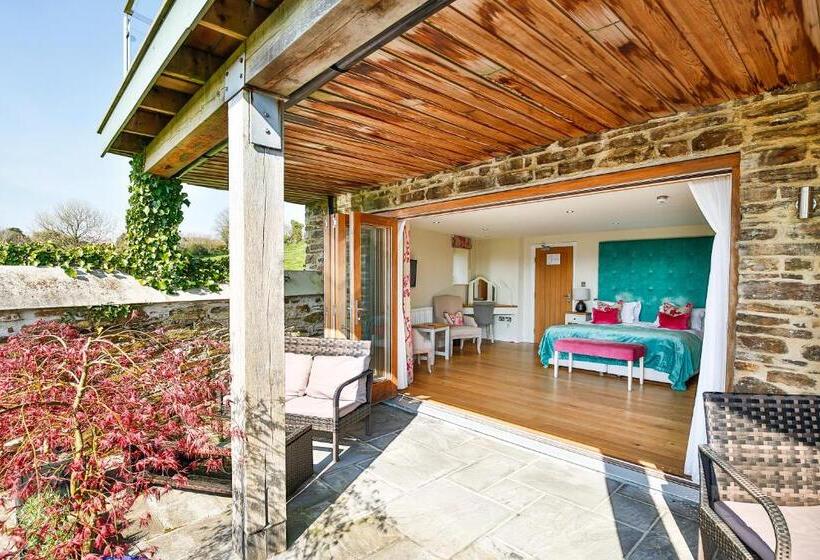 スーペリアールーム, The Horn Of Plenty