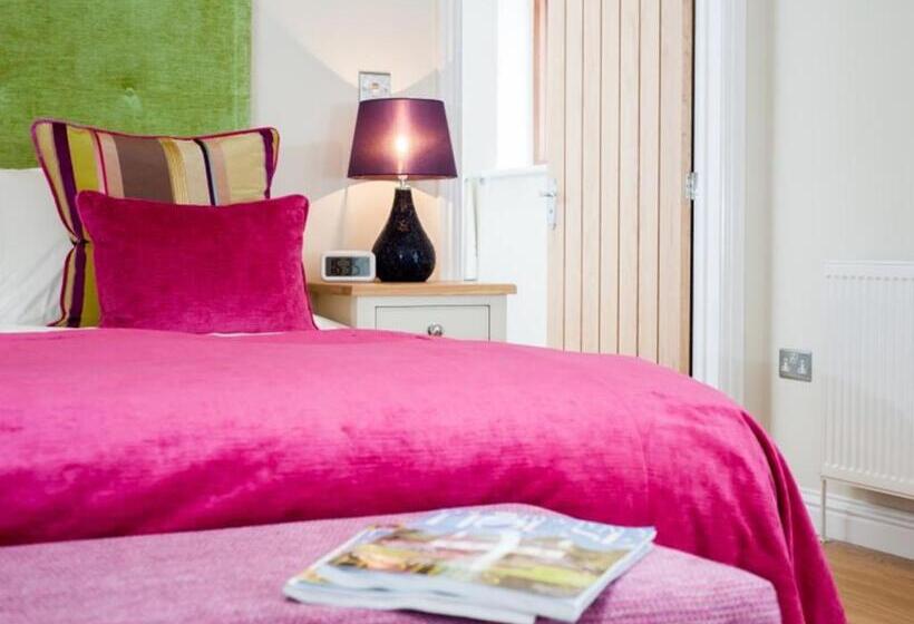 غرفة ديلوكس, The Horn Of Plenty