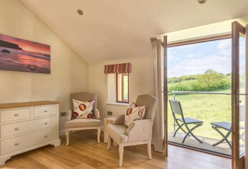 غرفة ديلوكس, The Horn Of Plenty