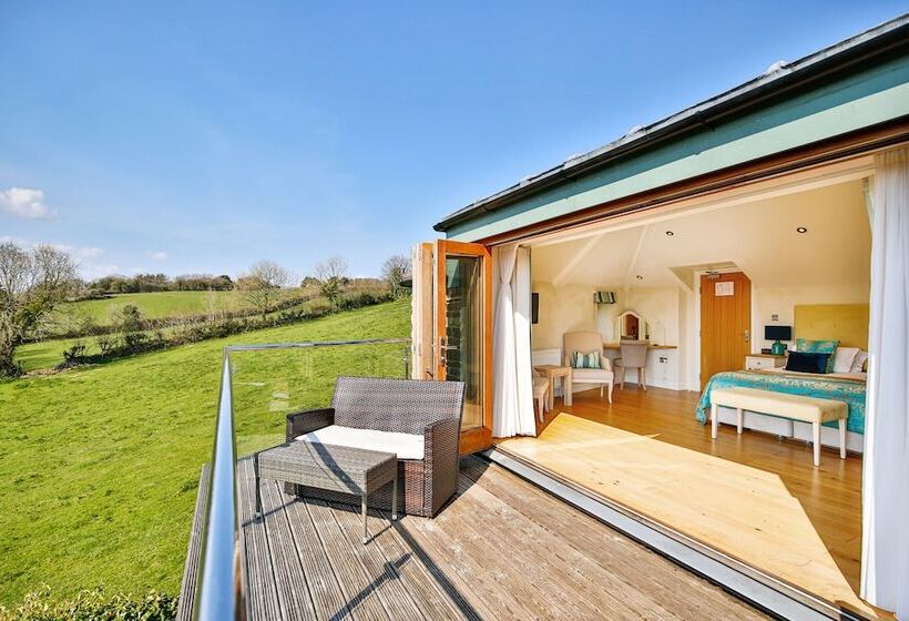 スーペリアールーム, The Horn Of Plenty