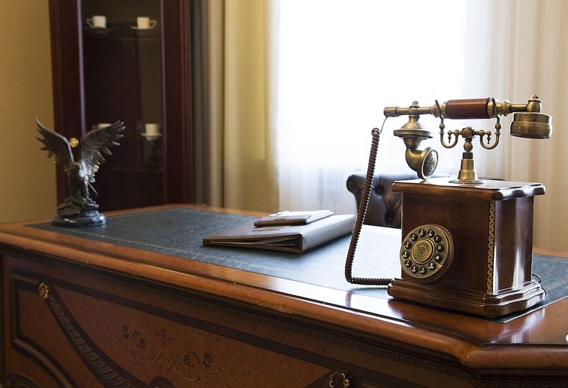 آپارتمان 2 خوابه, The Rooms Boutique