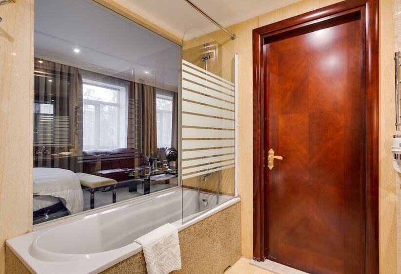 اتاق کلاس بیزنس, The Rooms Boutique