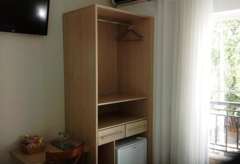 اتاق استاندارد یک نفره, Upper