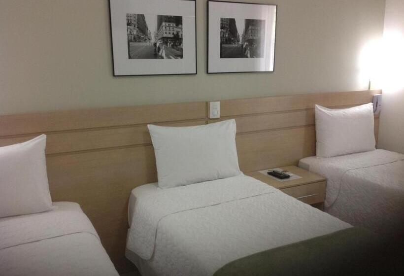 اتاق استاندارد سه نفره, Upper