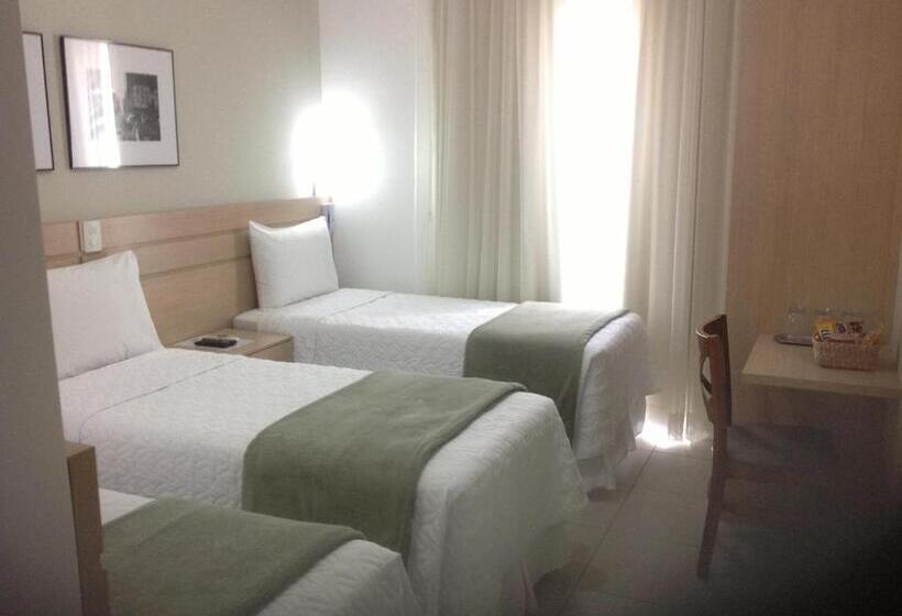 اتاق استاندارد سه نفره, Upper