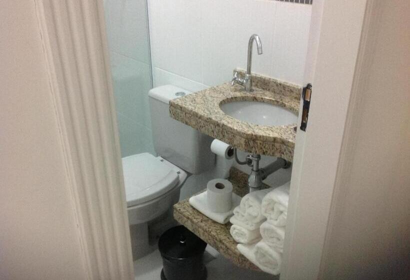 اتاق استاندارد سه نفره, Upper