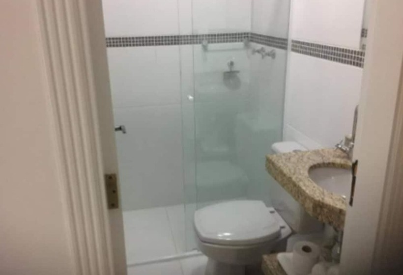 اتاق استاندارد سه نفره, Upper