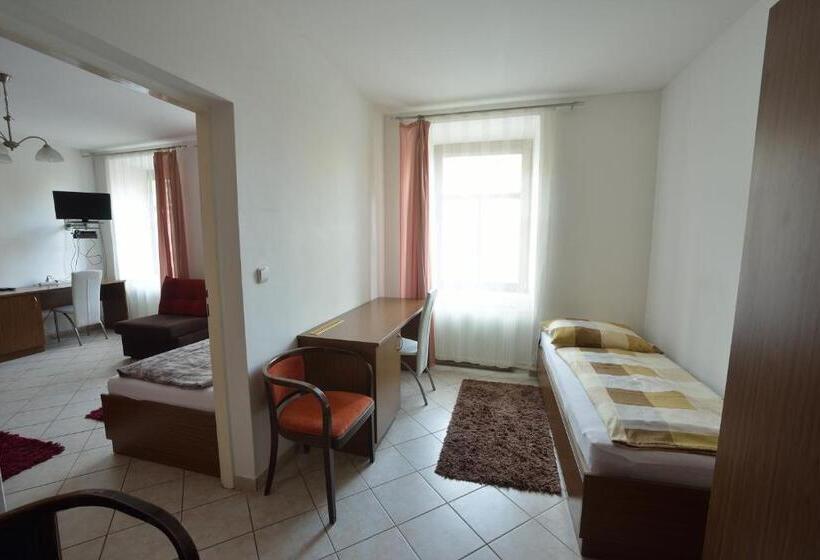 スタンダード5人部屋, Penzion Best