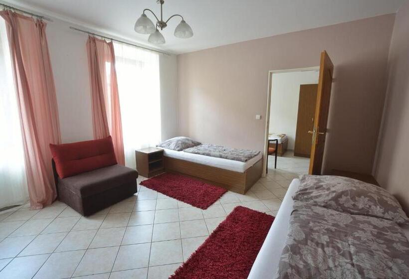 スタンダード5人部屋, Penzion Best