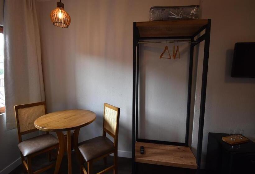 جناح مطلّ علي حمام السباحة, Pousada Villa Manso