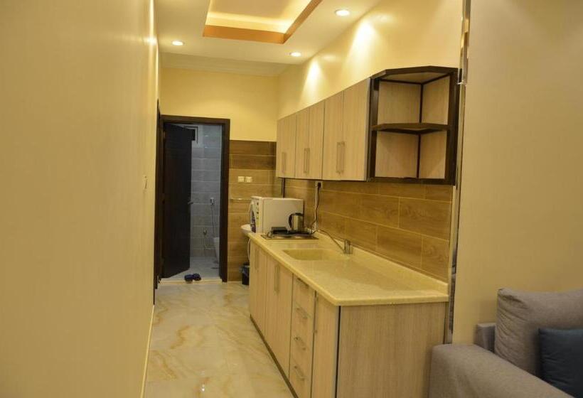 شقة غرفتين, فندق الملحان