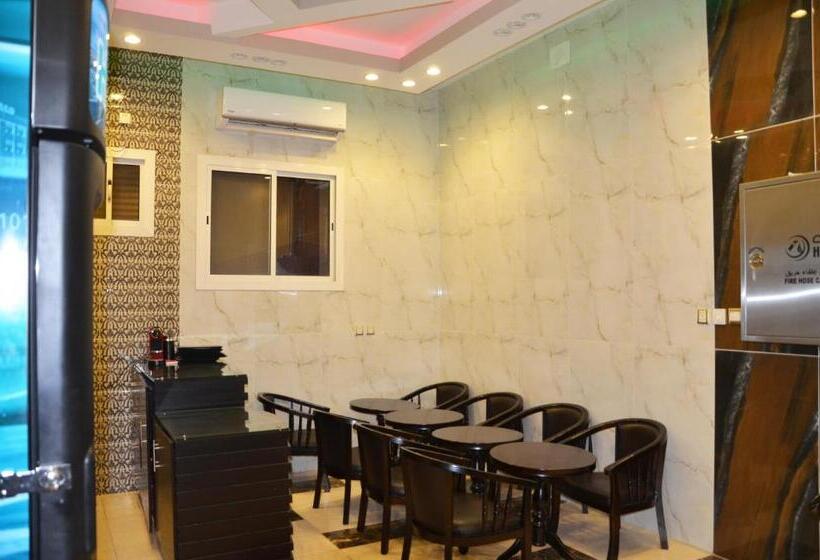 شقة غرفتين, فندق الملحان